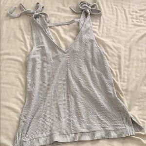 Very cute Lucky Brand V-line tank top